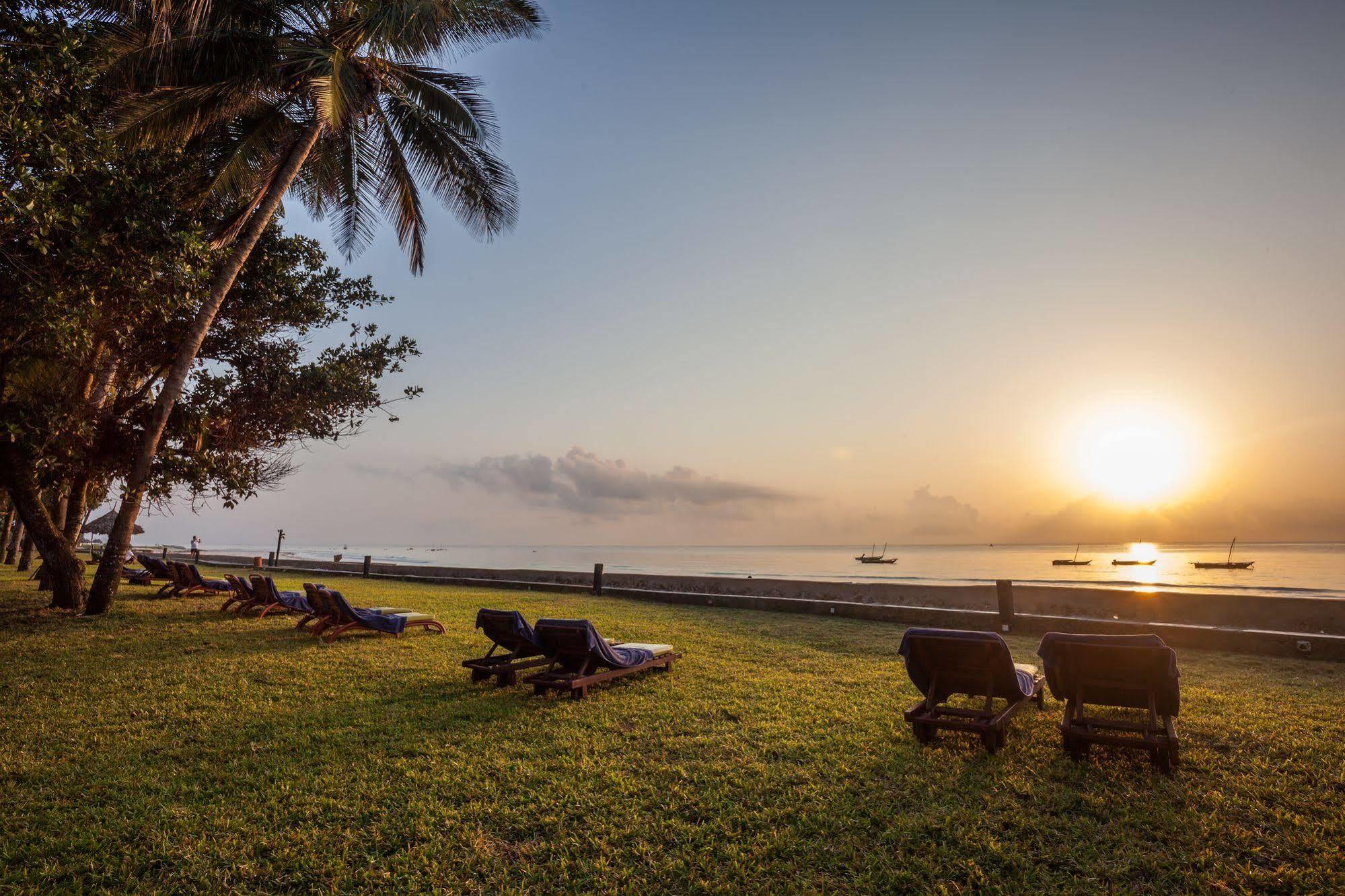Neptune Paradise Beach Resort & Spa - All Inclusive Galu Extérieur photo